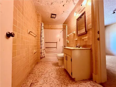 Bath - 260 Joiner Loop, Pollock, LA 71467 photo 1 of 3