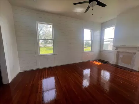 Living - 305 E 2nd St, Thibodaux, LA 70301 photo 9 of 9