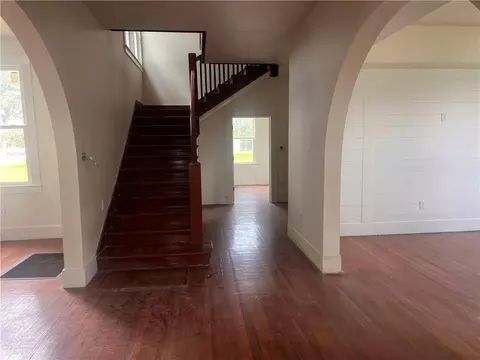 Entry Way - 305 E 2nd St, Thibodaux, LA 70301 photo 2 of 2