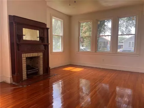 Living - 305 E 2nd St, Thibodaux, LA 70301 photo 7 of 9
