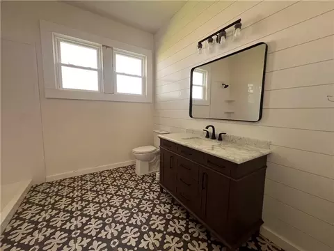 Bath - 305 E 2nd St, Thibodaux, LA 70301 photo 3 of 4