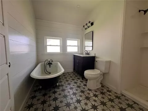 Bath - 305 E 2nd St, Thibodaux, LA 70301 photo 2 of 4