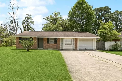 1444 Meadowlawn Dr, Slidell, LA 70458