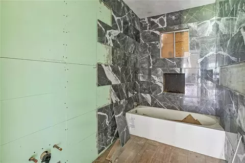 Bath - 224 S Queens Dr, Slidell, LA 70458 photo 2 of 2