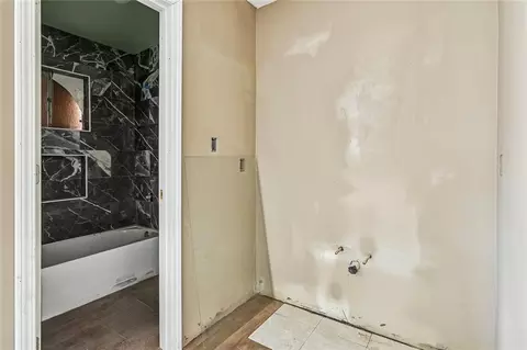 Bath - 224 S Queens Dr, Slidell, LA 70458 photo 1 of 2
