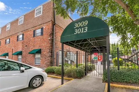 3013 Ridgelake Dr #208, Metairie, LA 70002