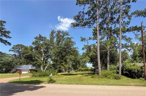 113 Walnut St, Mandeville, LA 70471 photo 8
