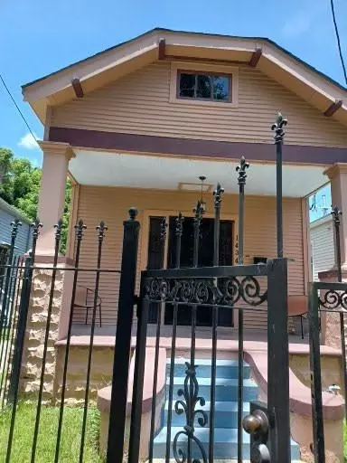 1434 Cambronne St, New Orleans, LA 70118