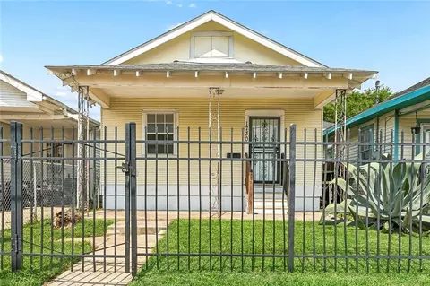 1730 Gallier St, New Orleans, LA 70117