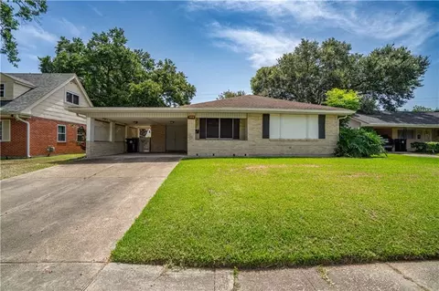 2518 Somerset Dr, New Orleans, LA 70131
