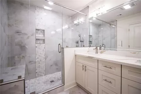 Bath - 104 Bocage Dr, Luling, LA 70070 photo 1 of 3