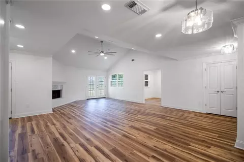Living - 104 Bocage Dr, Luling, LA 70070 photo 3 of 8