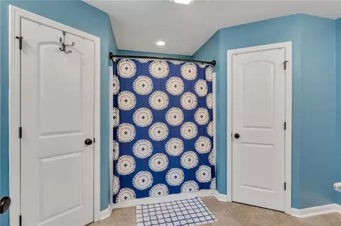 Bath - 206 Ashton Oaks Ln, Luling, LA 70070 photo 1 of 2