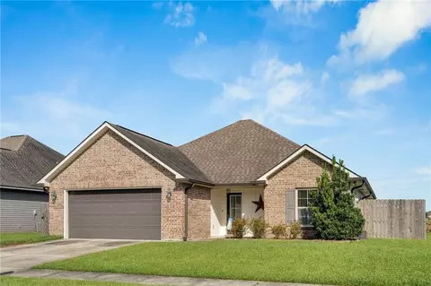 Exterior - 206 Ashton Oaks Ln, Luling, LA 70070 photo 2 of 6
