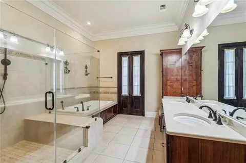 Bath - 648 Silverthorne Ln, Covington, LA 70433 photo 1 of 5