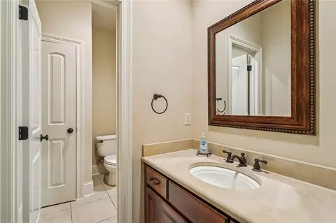 Bath - 648 Silverthorne Ln, Covington, LA 70433 photo 3 of 5