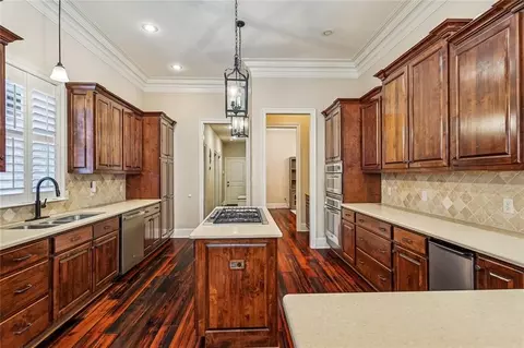 Kitchen - 648 Silverthorne Ln, Covington, LA 70433 photo 2 of 2