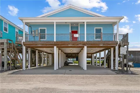 327 Martin Ln, Port Sulphur, LA 70083