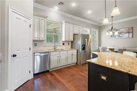 Kitchen - 664 Bateleur Way, Covington, LA 70435 photo 5 of 6