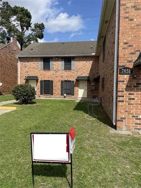 7051 Perkins Place Ct, Baton Rouge, LA 70808