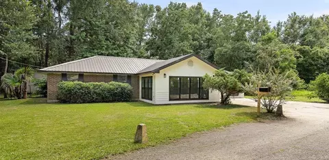 702 Davenport Ave, Bogalusa, LA 70427
