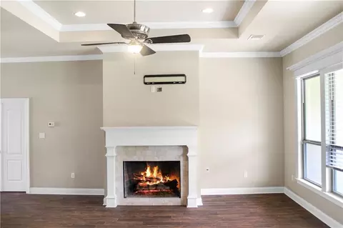 Living - 405 Lac Verret Dr, Luling, LA 70070 photo 3 of 5