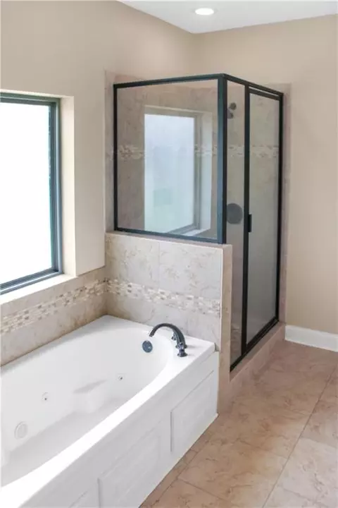 Bath - 405 Lac Verret Dr, Luling, LA 70070 photo 2 of 8