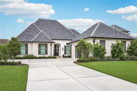 103 Deer Field Dr, Belle Chasse, LA 70037