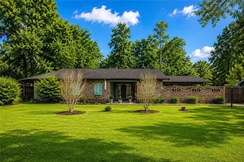 1326 Charwood Dr, Bogalusa, LA 70427