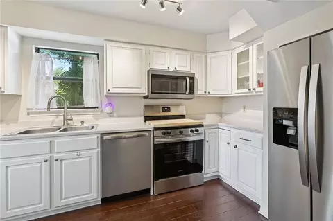 Kitchen - 39 Chamale Cv #1, Slidell, LA 70460 photo 2 of 2