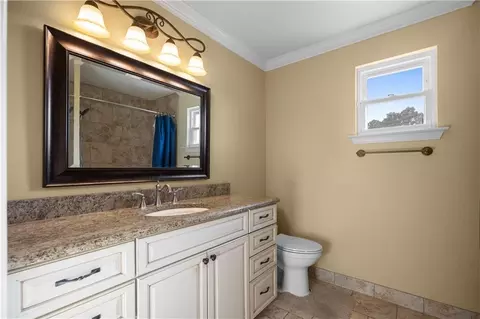 Bath - 17 Everglades St, Kenner, LA 70065 photo 5 of 6