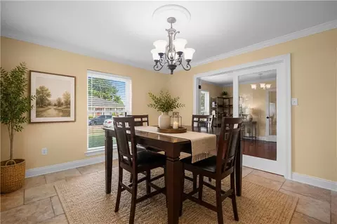 Dining - 17 Everglades St, Kenner, LA 70065 photo 2 of 3