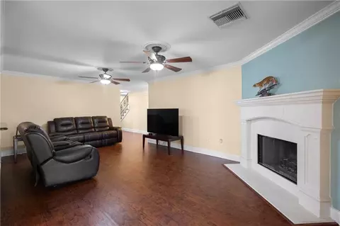 Living - 17 Everglades St, Kenner, LA 70065 photo 2 of 2