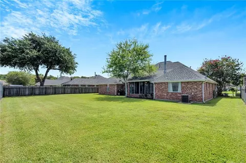 Exterior - 106 Dogwood Dr, Luling, LA 70070 photo 8 of 8