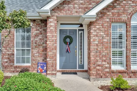 Entry Way - 106 Dogwood Dr, Luling, LA 70070 photo 1 of 3