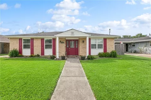 112 Hibiscus Pl, River Ridge, LA 70123
