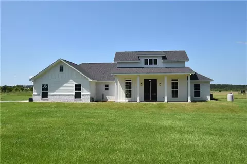 65 Grady Lewis Rd, Poplarville, MS 39470