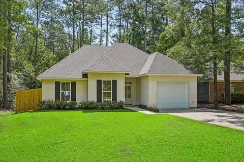 Exterior - 415 Orleans Ave, Covington, LA 70433 photo 2 of 5