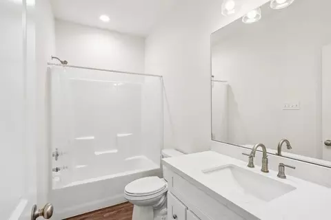 Bath - 415 Orleans Ave, Covington, LA 70433 photo 2 of 2