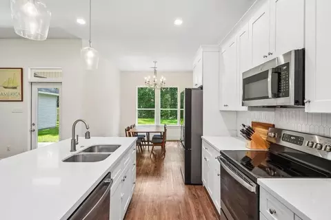 Kitchen - 415 Orleans Ave, Covington, LA 70433 photo 4 of 4