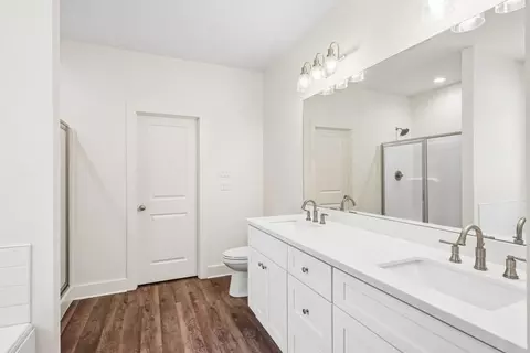 Bath - 415 Orleans Ave, Covington, LA 70433 photo 1 of 2