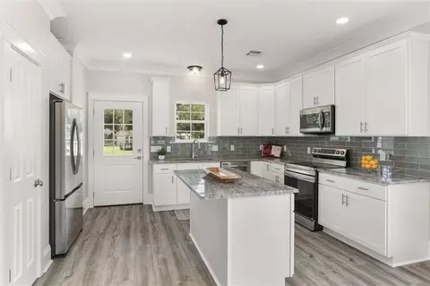 Kitchen - 131 Antoine Ln, Luling, LA 70070 photo 1 of 3