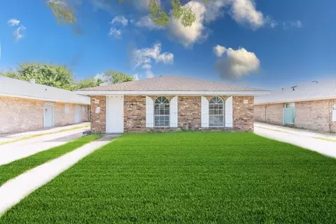 8021 Arcadia Ln, New Orleans, LA 70128