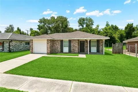 1960 Rebecca Ln, Laplace, LA 70068