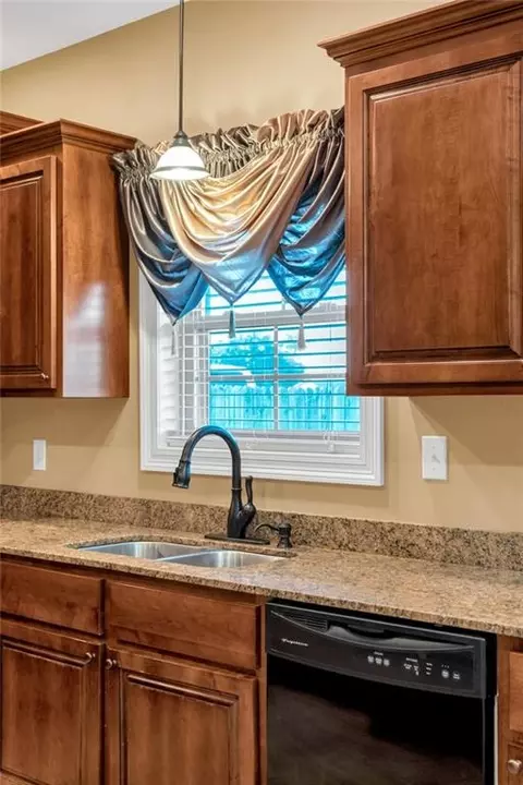 Kitchen - 2927 Kiwi Ave, Gray, LA 70359 photo 4 of 4