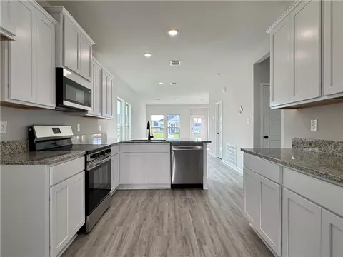 Kitchen - 4711 Marais River Dr, Slidell, LA 70461 photo 2 of 2