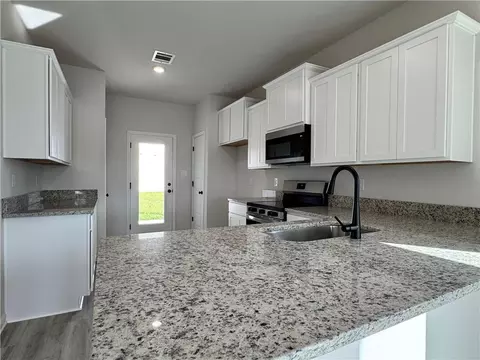 Kitchen - 4711 Marais River Dr, Slidell, LA 70461 photo 1 of 2