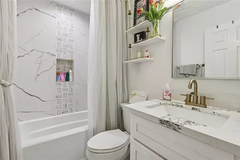 Bath - 3652 E Loyola Dr, Kenner, LA 70065 photo 1 of 2