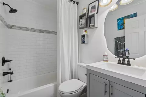 Bath - 3652 E Loyola Dr, Kenner, LA 70065 photo 2 of 2