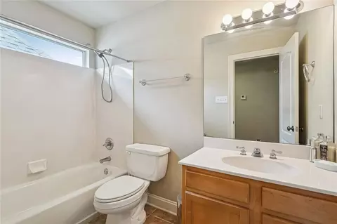 Bath - 208 Emerald Oaks Dr, Covington, LA 70433 photo 3 of 4